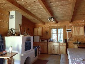 Wnętrze domu z drewna